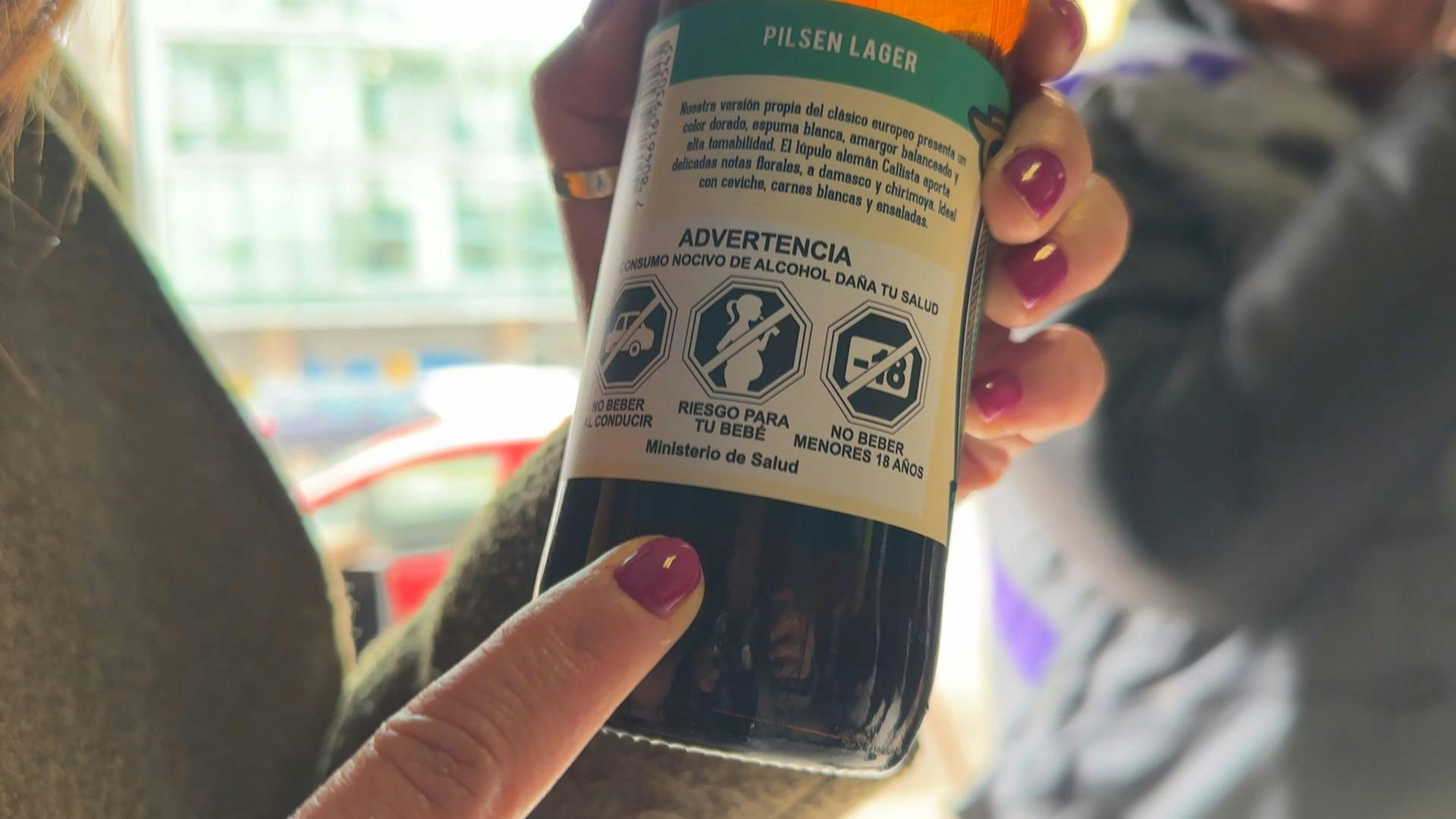 Autoridades fiscalizan cervecería en el marco del nuevo etiquetado de alcohol