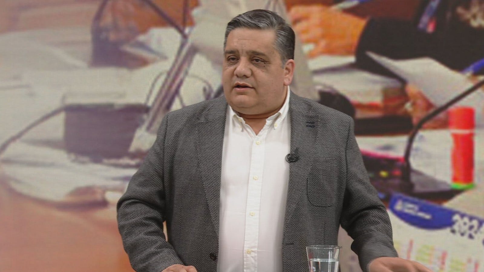 Economista asegura que proyectos de séptimo retiro son territorio fértil para populistas