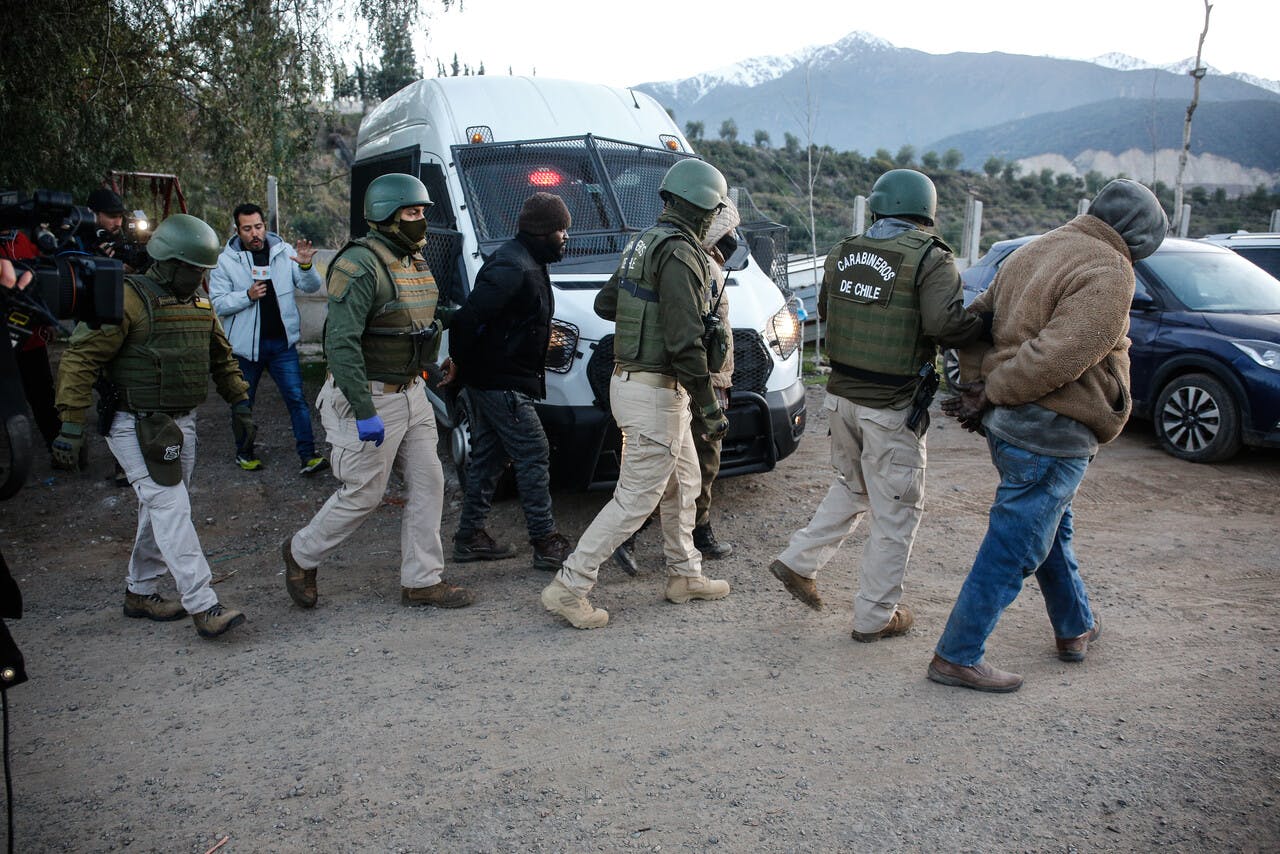Carabineros entrega detalles de intenso operativo en toma de Puente Alto 