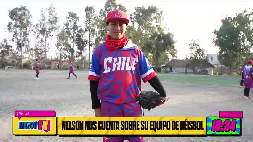 Nelson nos mostró a su equipo de Béisbol 