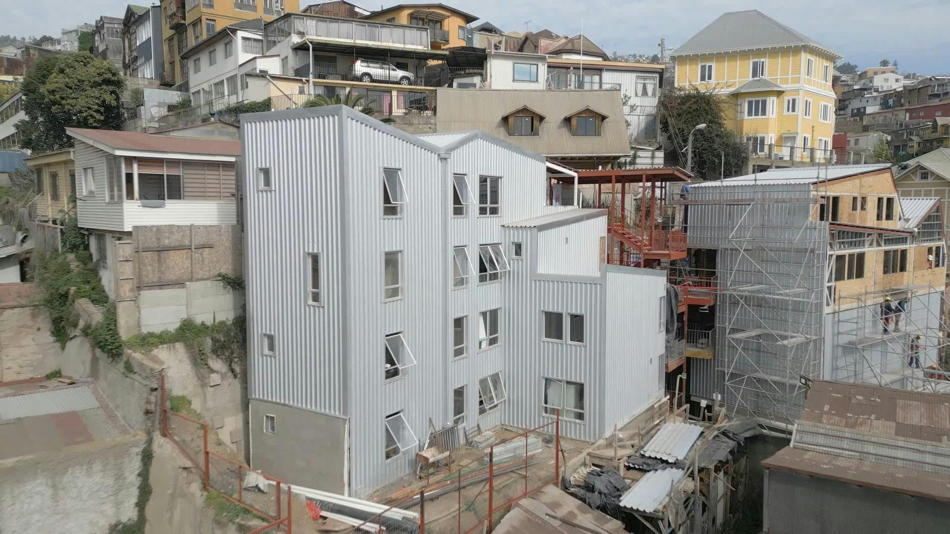 Minvu alcanza 85% de avance en proyecto habitacional  con accesibilidad universal en Valparaíso