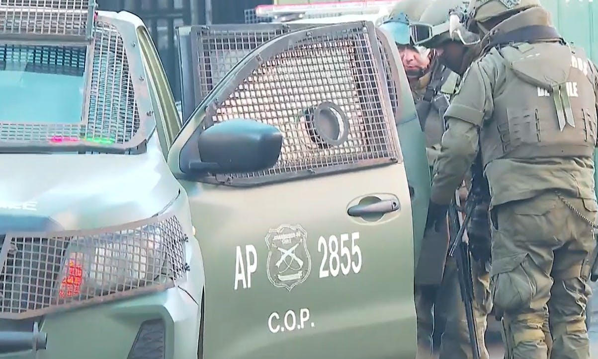 El tercero logró escapar: Dos hermanos Antihuén Santi están detenidos por crimen de carabineros