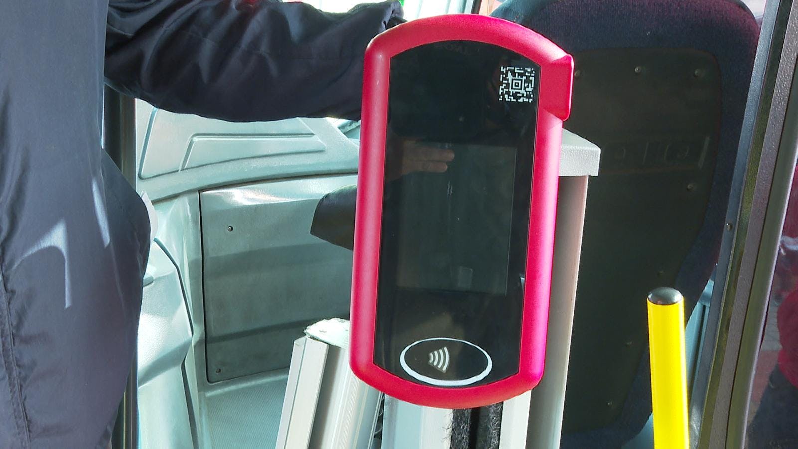 Pago automatizado en transporte público comenzaría el 2025