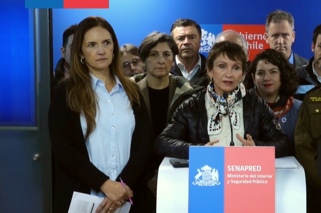 Ministra Tohá por estragos de sistema frontal: "La recomendación es salir lo menos posible"