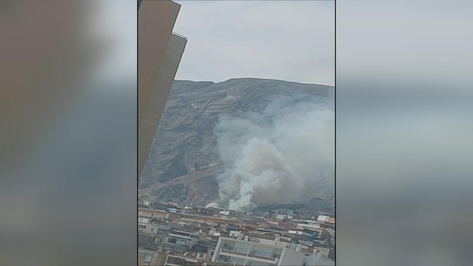 Incendio destruyó dos viviendas en sector centro alto