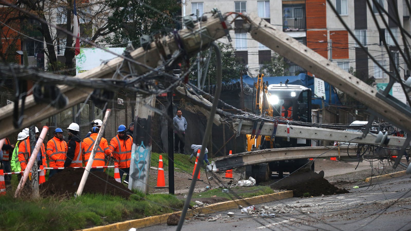 Experto y cortes de luz por viento: Estamos viendo una reacción tardía a una situación previsible