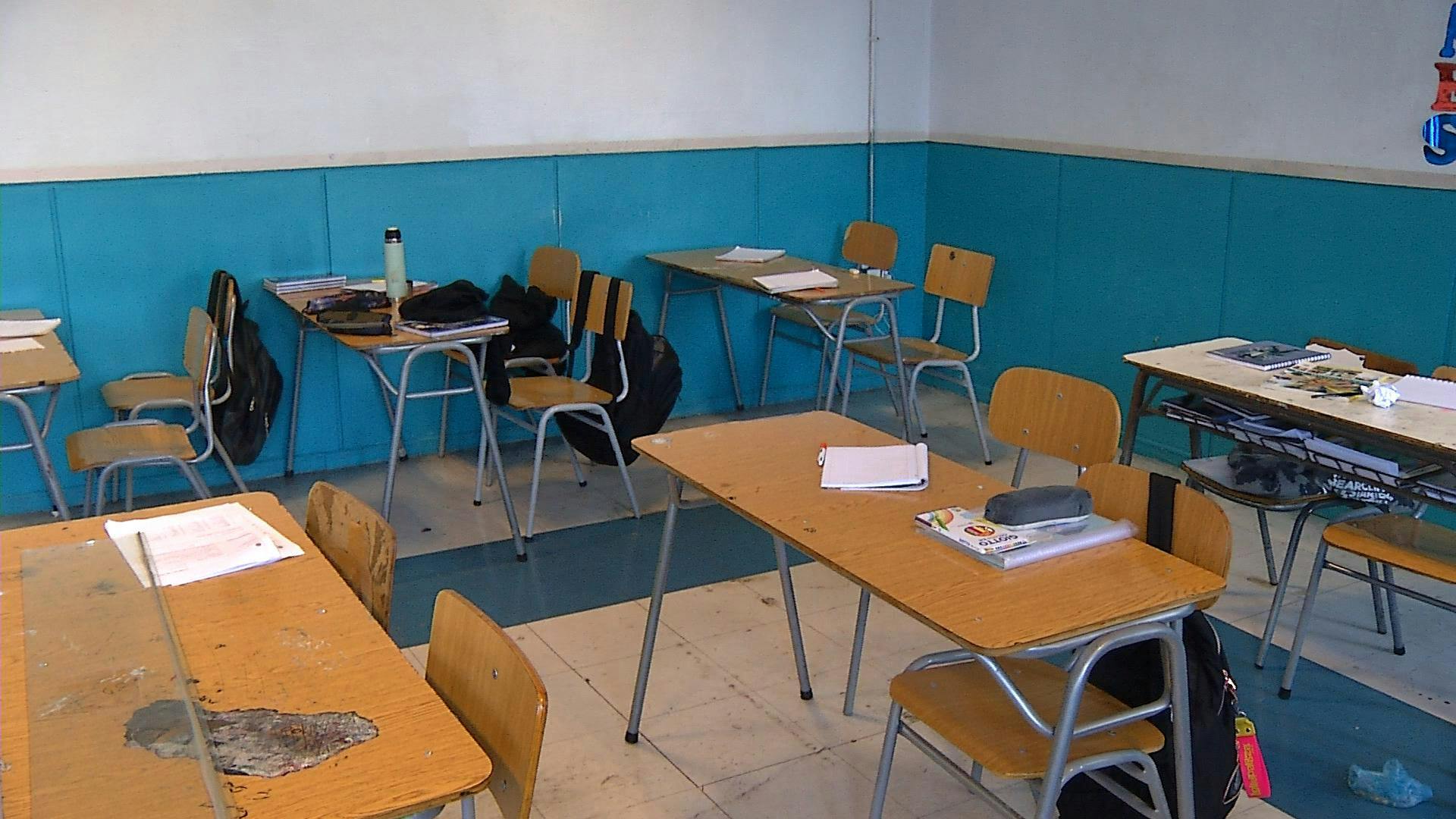 Liceos porteños afectados por el pasado sistema frontal aún no abren sus puertas