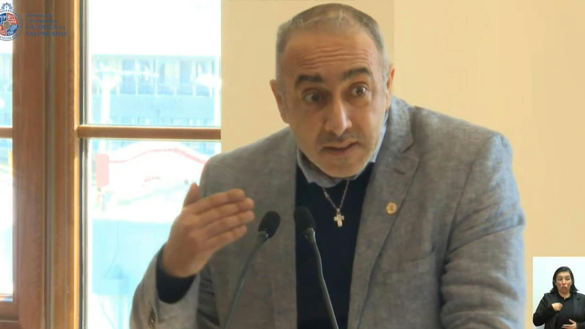 Polémica causan dichos de profesor de la PUCV al referirse a las personas trans 