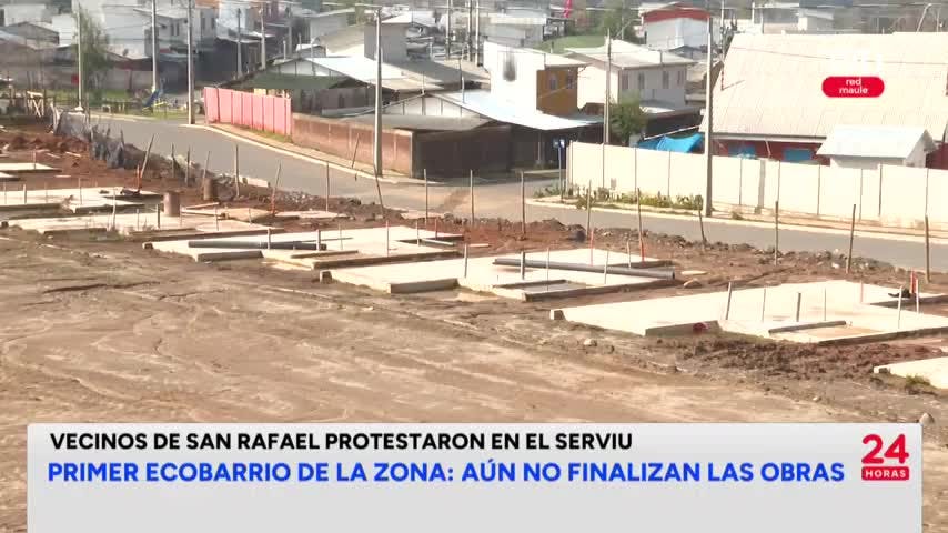 Vecinos de San Rafael llegaron hasta el SERVIU para exigir entrega de viviendas