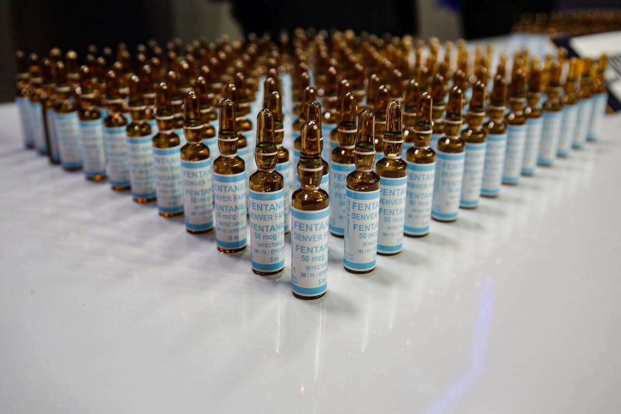 Revisamos los mortales efectos del fentanilo: Decomisan camión con mil dosis de la droga zombie