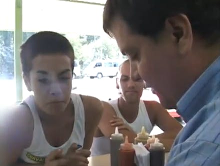 La patrulla "Limpia Parabrisa" recibe un delicioso premio 