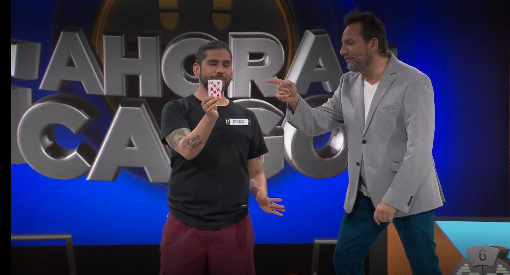 ¡Adivinó! Líder sorprende con truco de magia