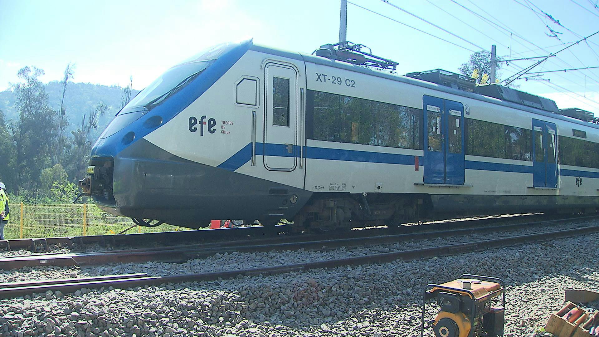 Metrotrén descarriló a la altura de estación Valencia en Quilpué