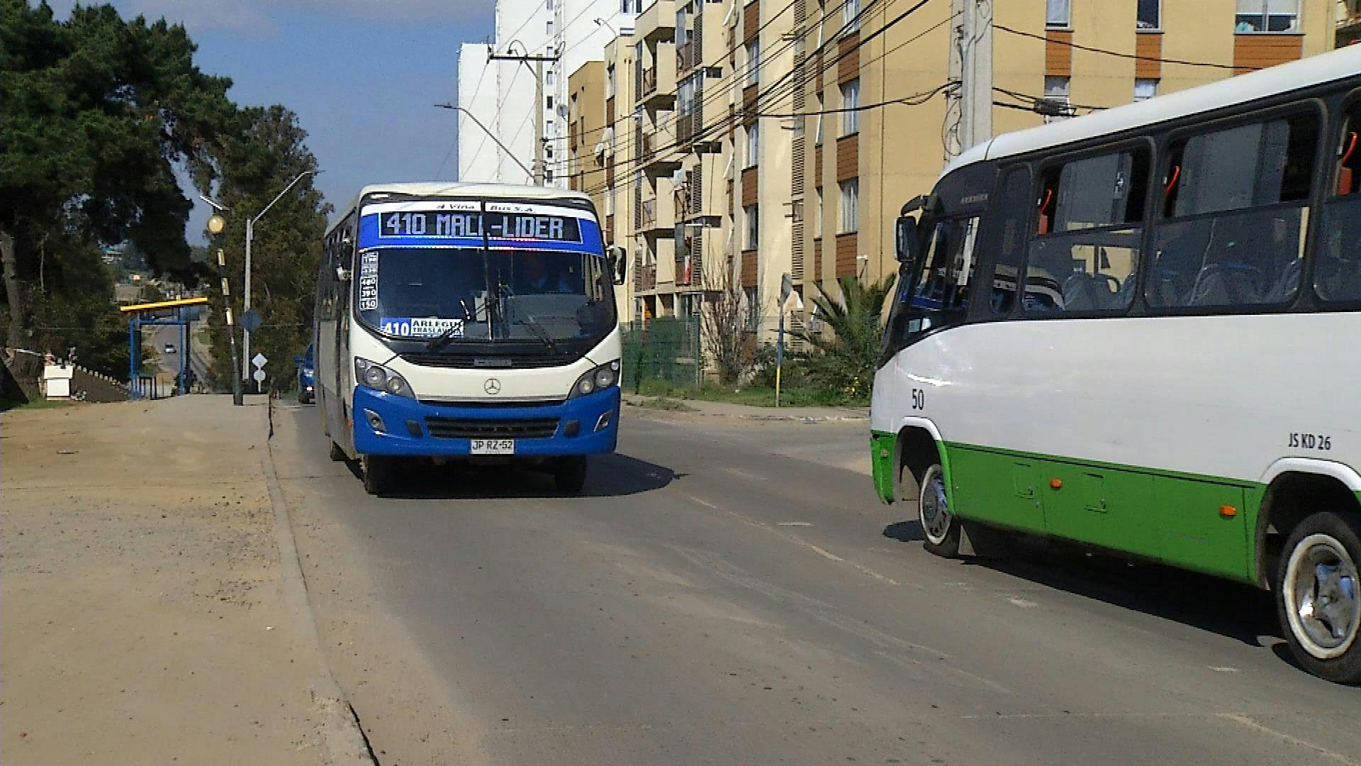 Preocupación existe ante constantes apedreamientos a microbuses en Viña del Mar