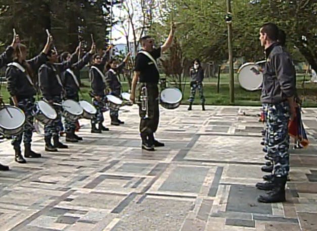 Práctica de banda de guerra