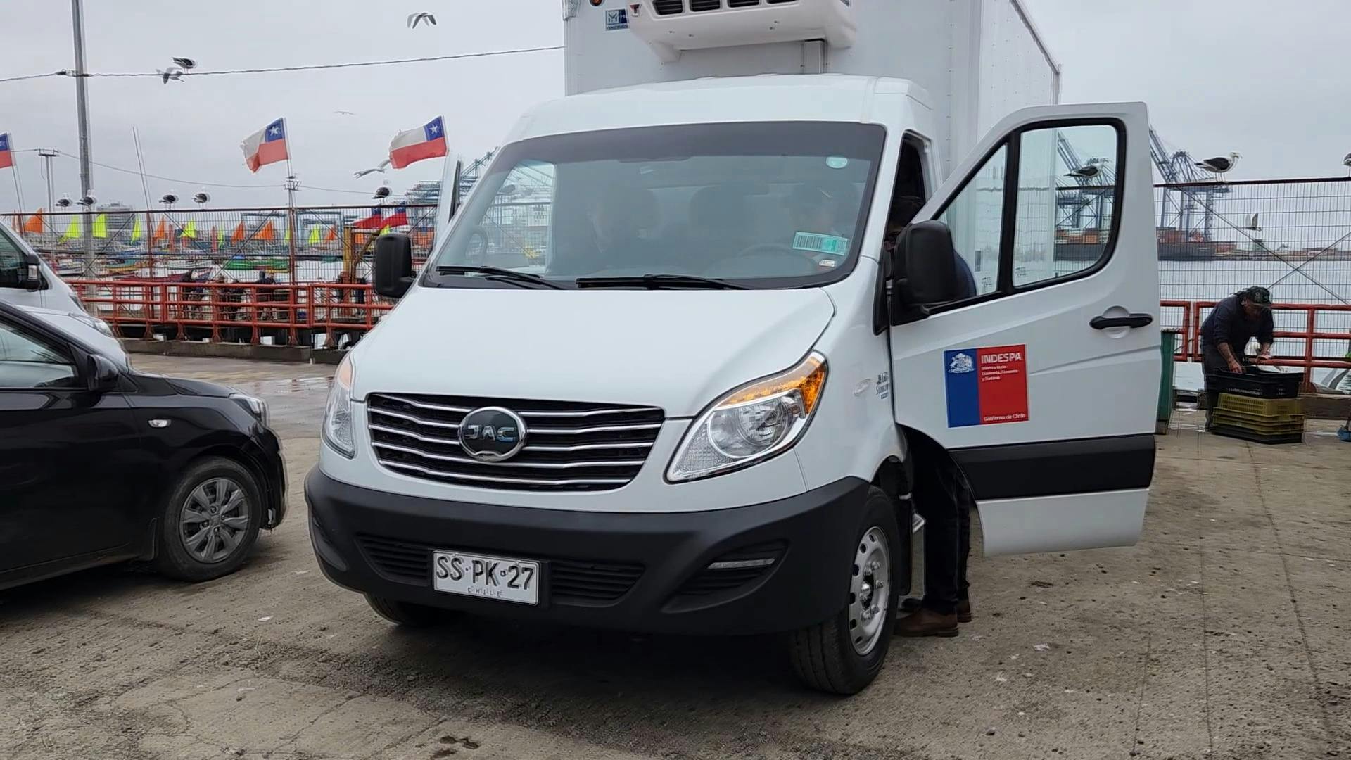 Agrupación de pescadores y jaiveros de San Antonio reciben camión frigorífico para desempeñar su labor 