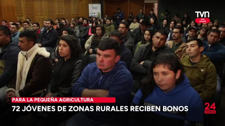 72 jóvenes de zonas rurales reciben bonos