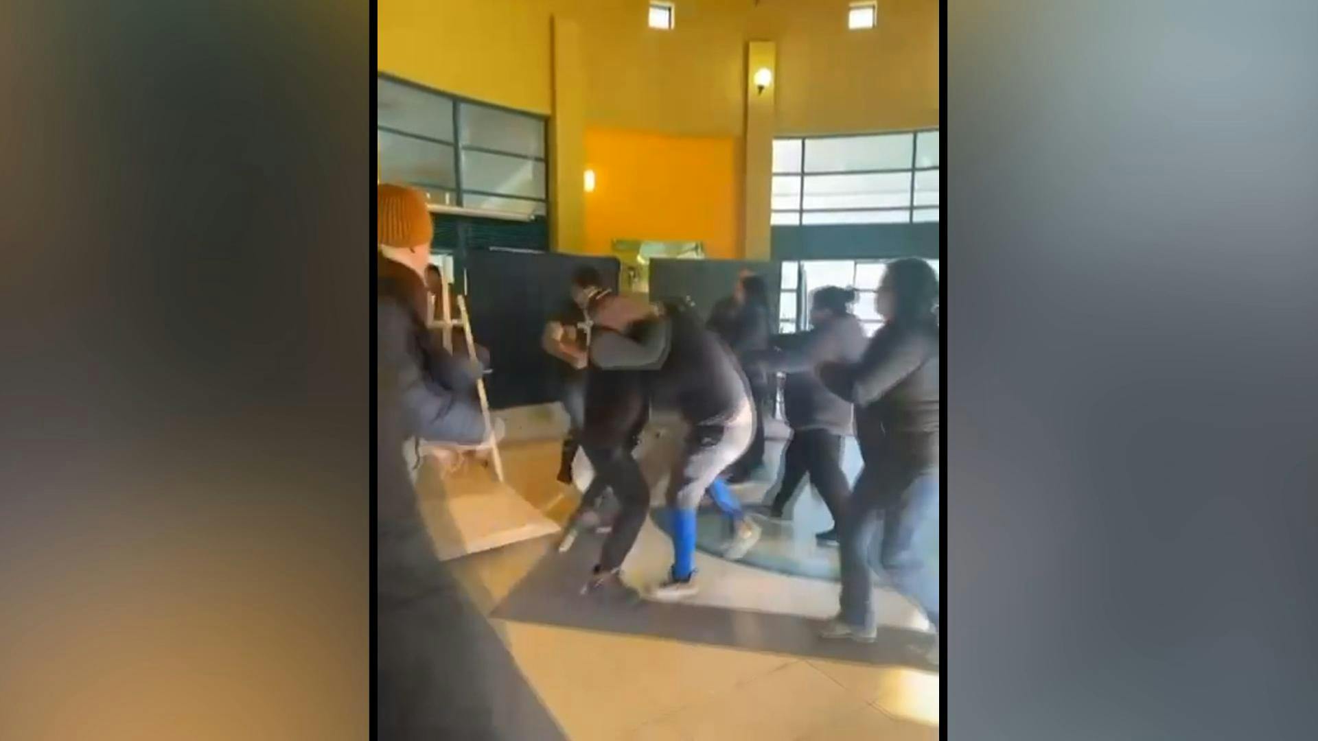 Violenta pelea protagonizaron apoderados de liceo de Quilpué