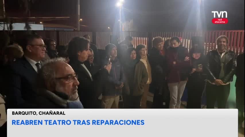 Reabren teatro de Barquito