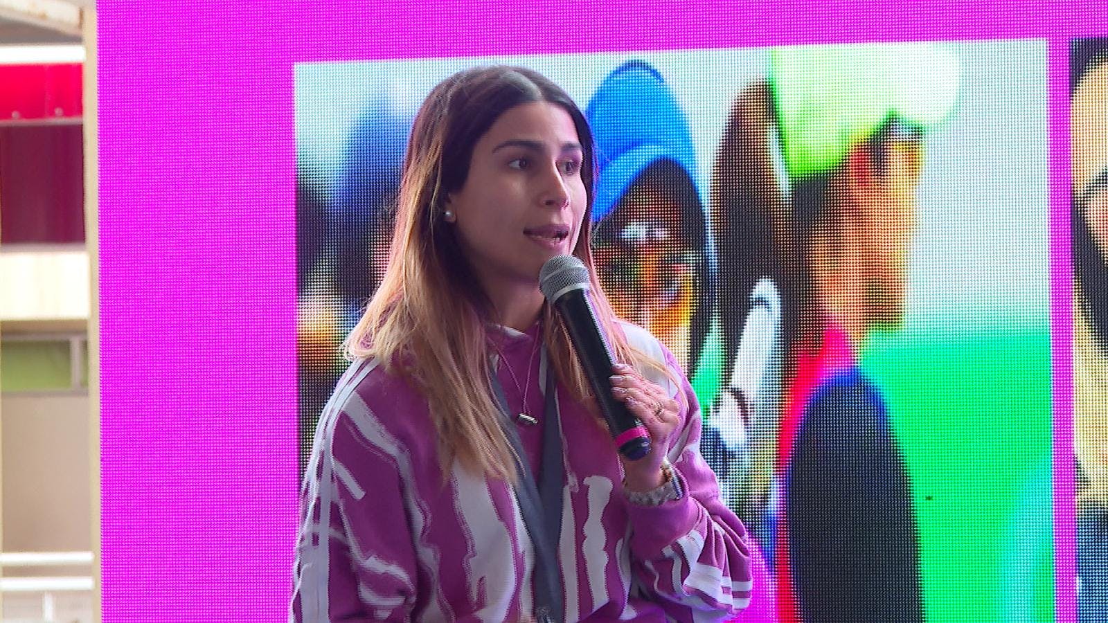 Medallista olímpica Francisca Crovetto visitó liceo antofagastino