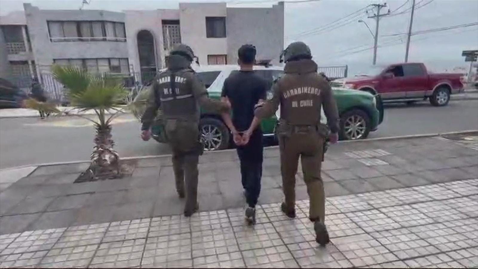 En prisión preventiva quedó un joven de 18 años formalizado por robo con violencia