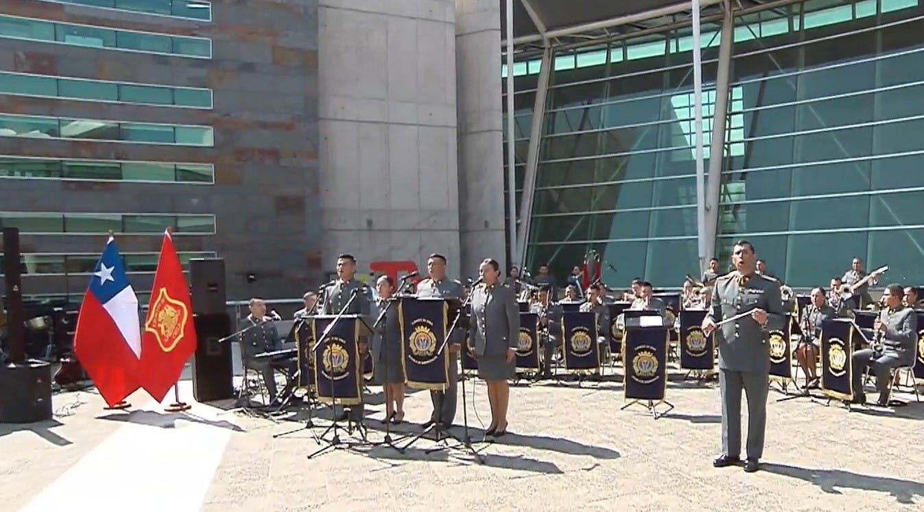 Disfruta de la entonación de "Los Viejos Estandartes" en la "Parada Musical" 