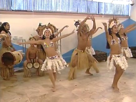 ¡Hereveri baila acompañado del conjunto Ariki Rapa Nui!