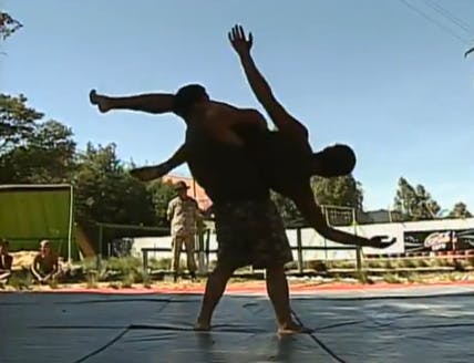 Lucha grecorromana: amarres de cuello y brazo 