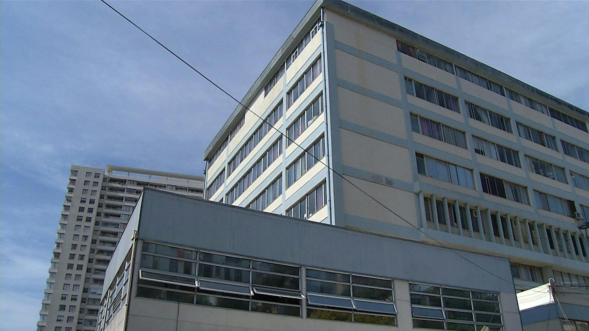 Cierran cuatro pabellones en hospital Carlos Van Buren por problemas presupuestarios