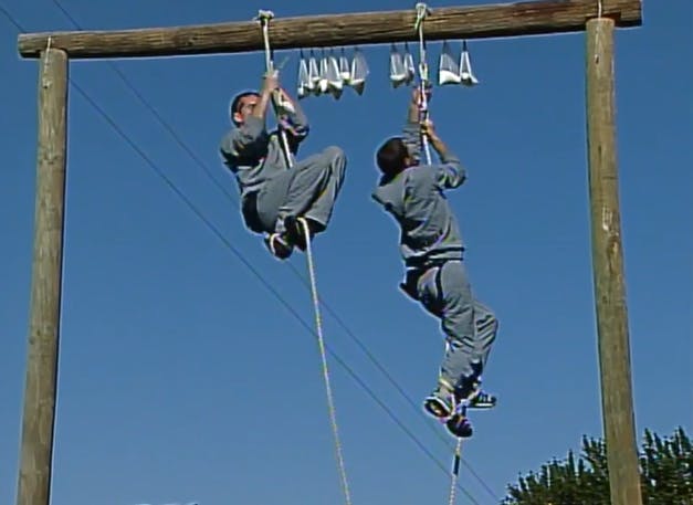 Subir la cuerda para poder desayunar: Alfonso se lesionó