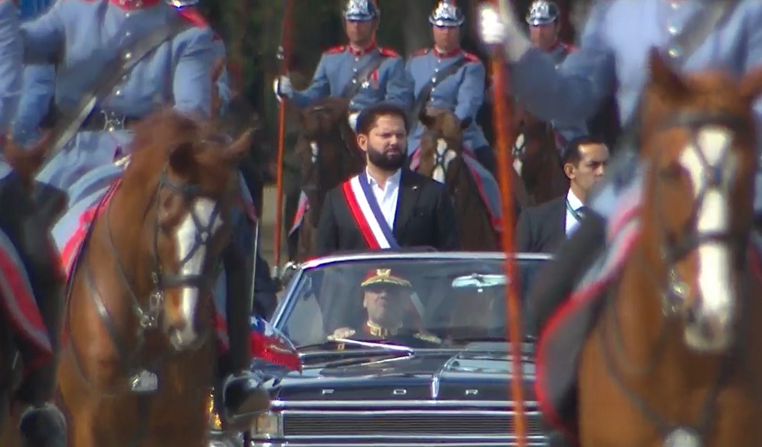 VIDEO | Así fueron los honores militares al Presidente Boric en la Parada Militar 2024