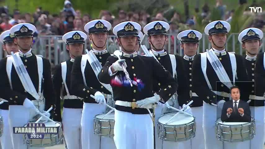 Desfile de la Escuela Naval Arturo Prat en la gran Parada Militar 2024