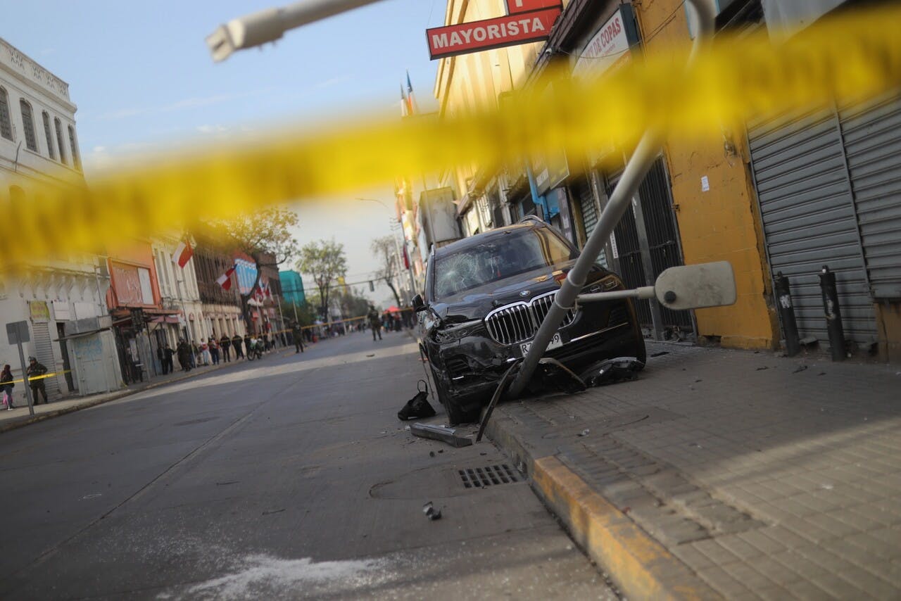 100 millones de pesos, auto blindado y balacera: Todos los detalles del millonario robo en Barrio Meiggs
