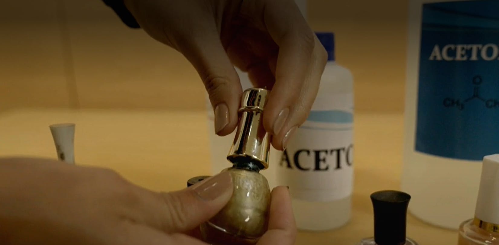 Reportajes Domingo | La acetona: el negocio oculto en la producción de la cocaína