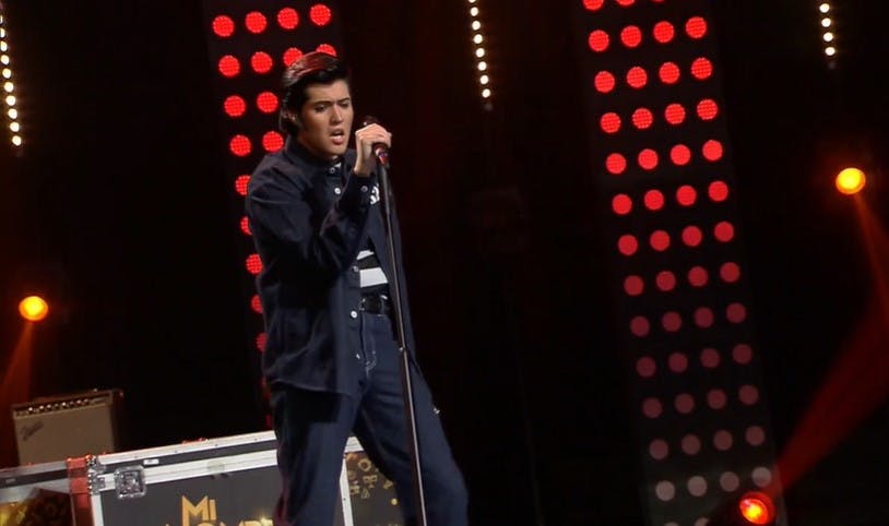"Jailhouse Rock": Sebastián canta y baila al ritmo de Elvis Presley 