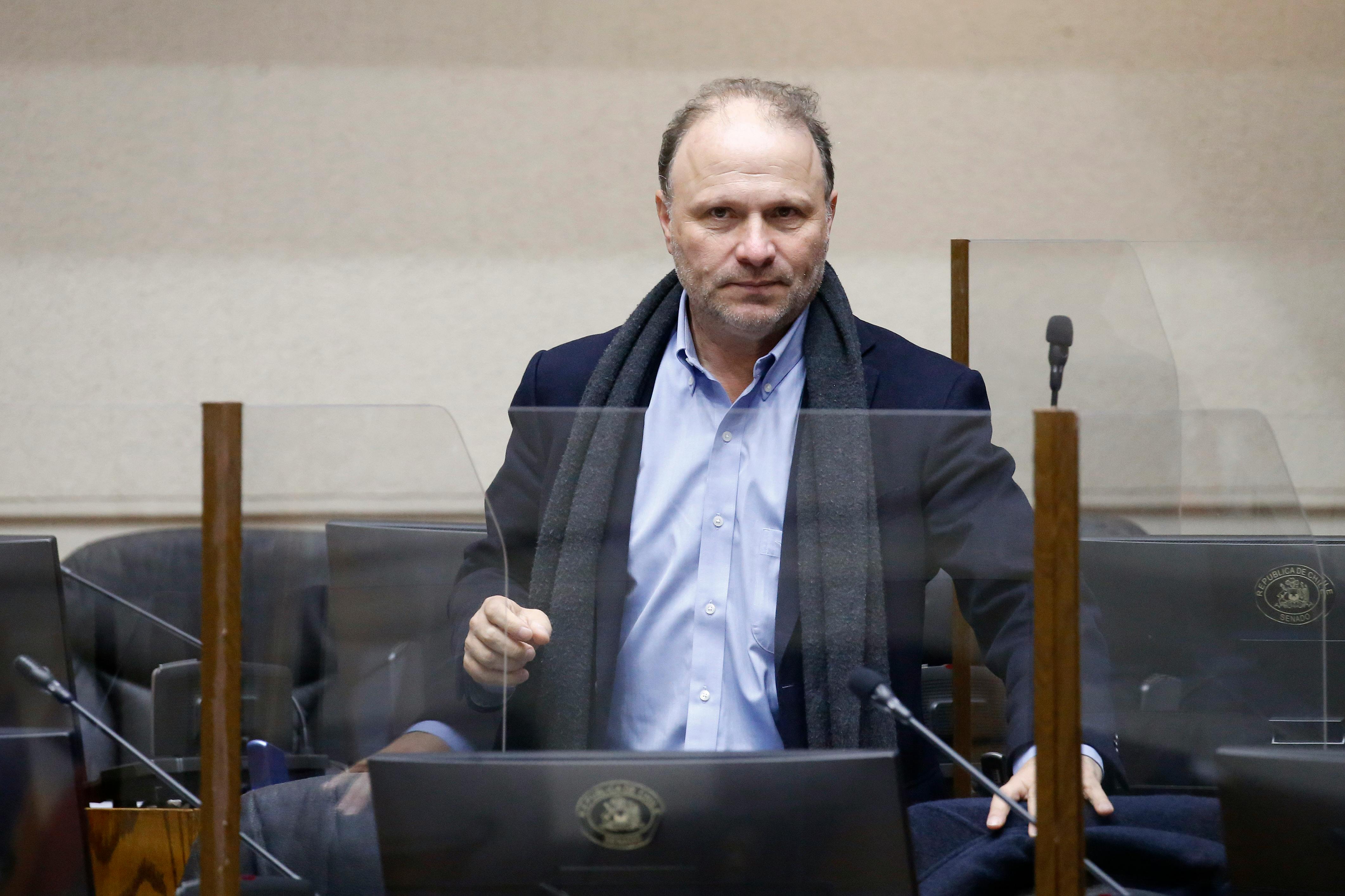 De Urresti: En la derecha se ha generado una competencia de quién es más duro