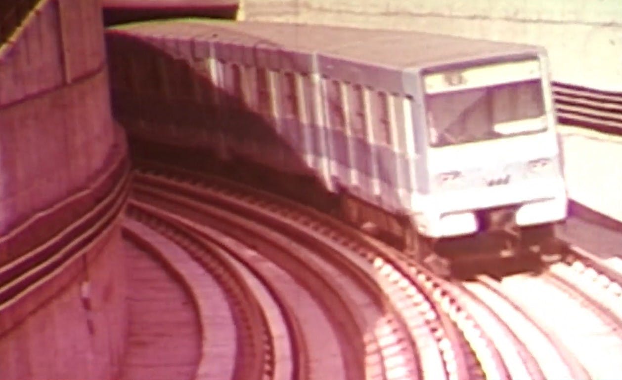 "Es historia y también futuro": Metro de Santiago se prepara para celebrar los 50 años de funcionamiento 