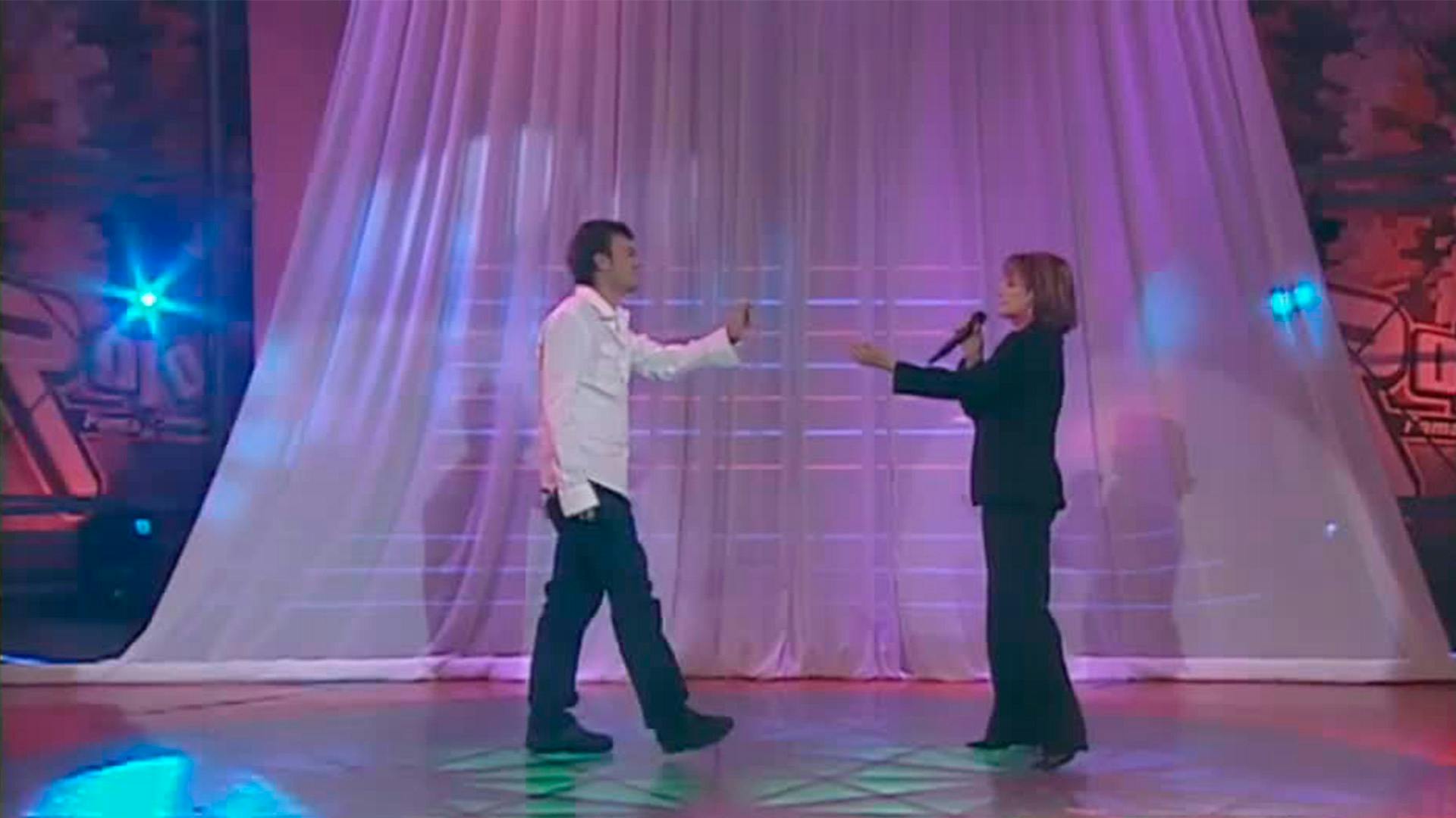 Gloria Simonetti en Rojo | Rojo - T5E88