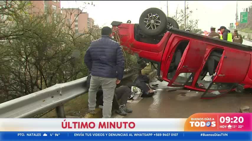 Volcamiento genera alta congestión en Vitacura