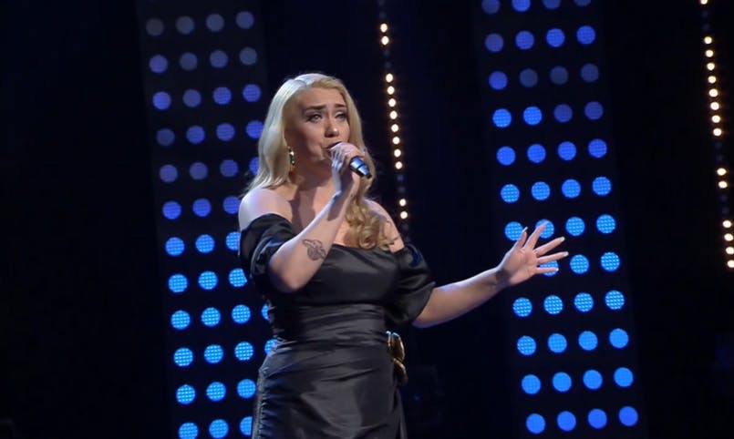 "Esta vida es para disfrutarla": Liliana se apodera del escenario como Adele 