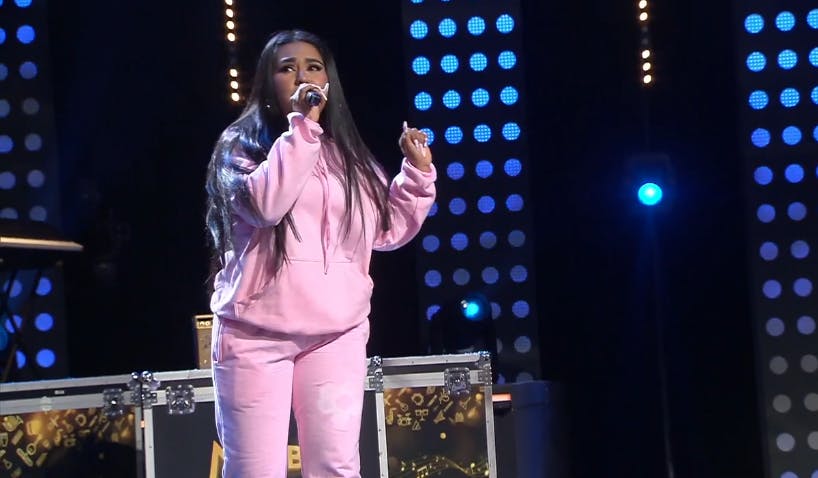 "Not Steady": así fue la presentación de Carmen como Paloma Mami 