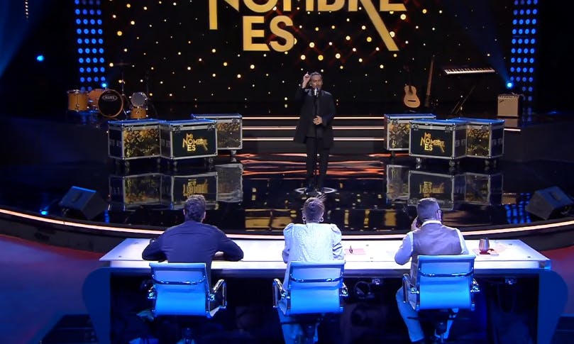 "Un bandido": José Luis conquista al jurado como Miguel Bosé 