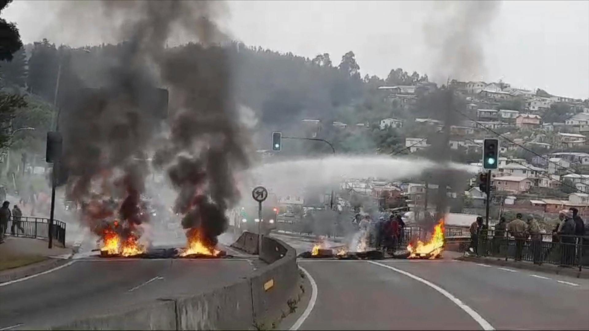 Buzos exigen bono por falta de trabajo debido a la veda