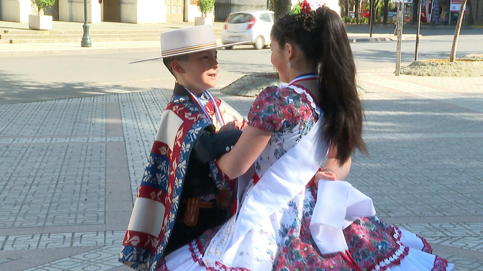 Nuevas generaciones se apasionan por la cueca