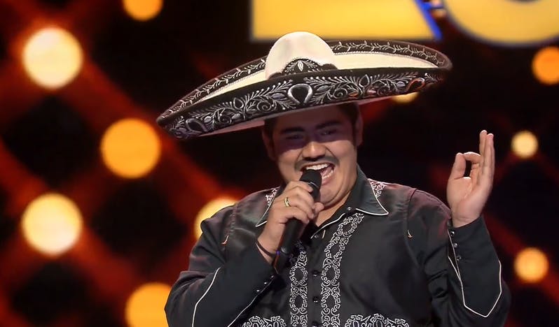 Además de su nombre, tiene su voz: así fue la presentación del doble de Vicente Fernández