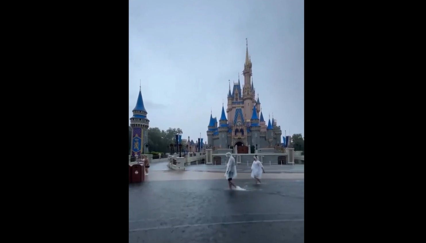 Así quedó Disney World tras el paso del huracán Milton en Florida
