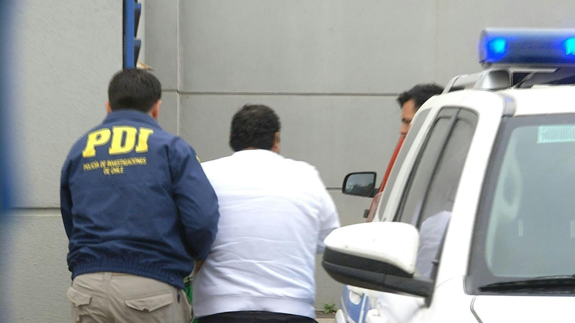Detienen a presuntos autores de homicidio en Casablanca quienes habrían disparado a hombre en más de 30 ocasiones