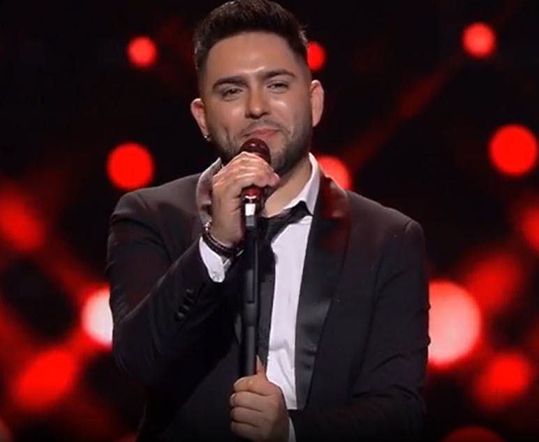Luciano Pereyra canta la emotiva canción "Porque aún te amo"