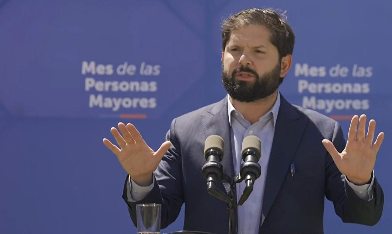 Presidente Boric confirma que Monsalve "había revisado las cámaras del hotel" días antes de la denuncia por violación 
