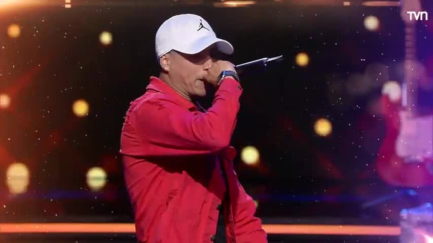 Carlos representa a la música urbana con su tributo a Pailita